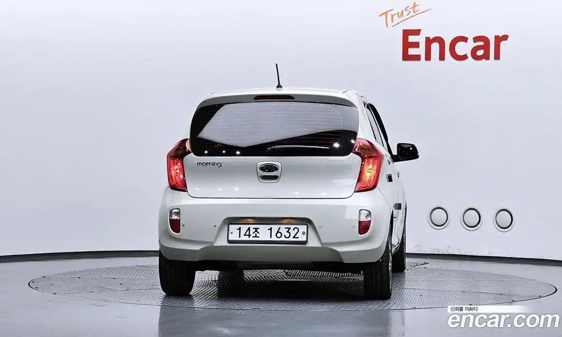 Kia Morning 2012 1.0 автомат (гидро), фото 4