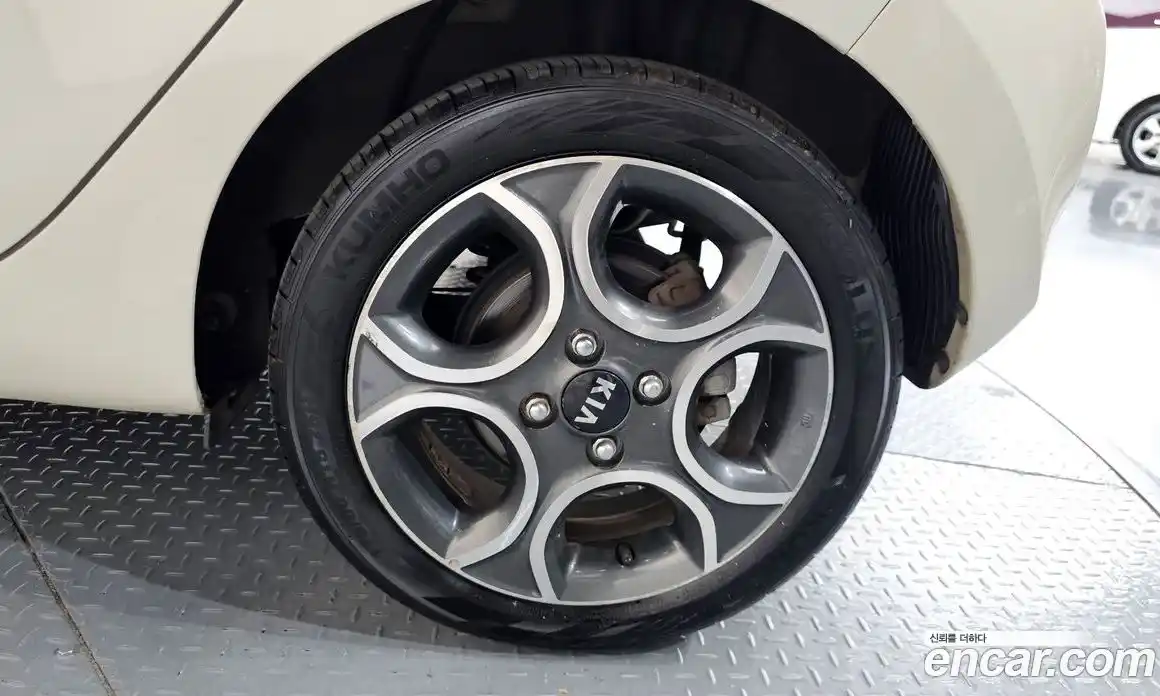 Kia Morning 2012 1.0 автомат (гидро), фото 7