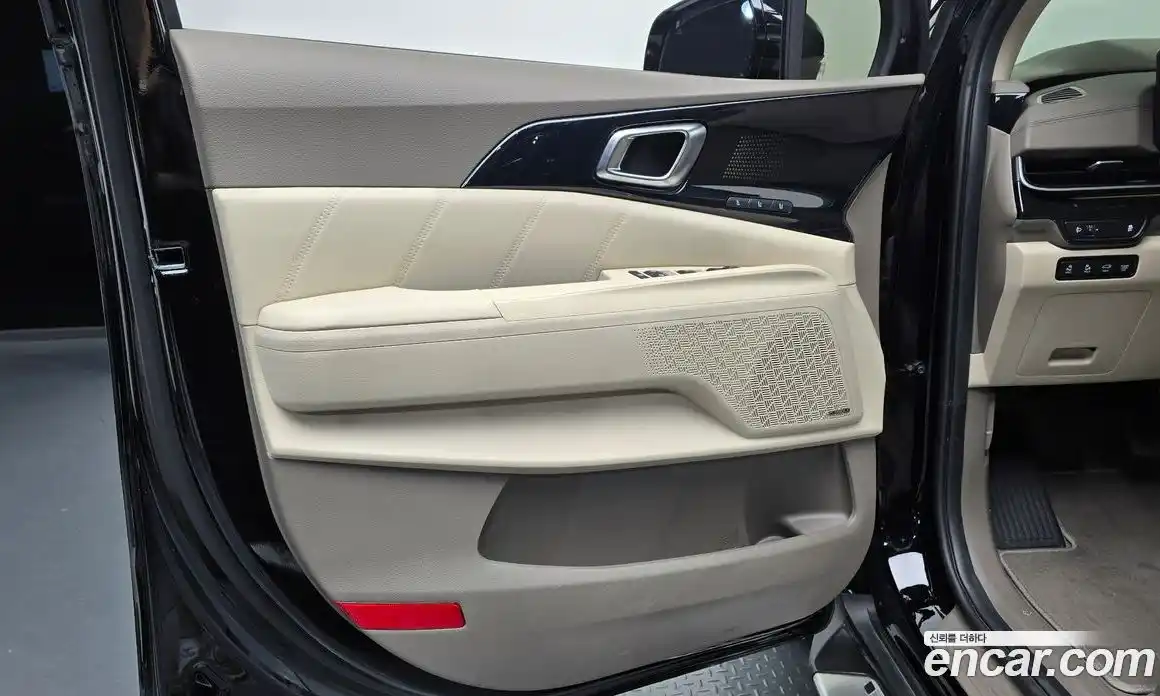 Kia Carnival 2024 1.6 автомат (гидро), фото 13