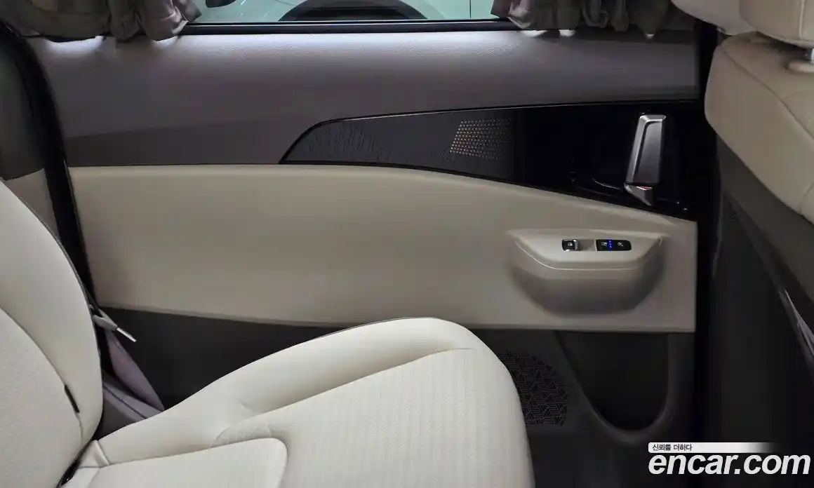 Kia Carnival 2024 1.6 автомат (гидро), фото 14