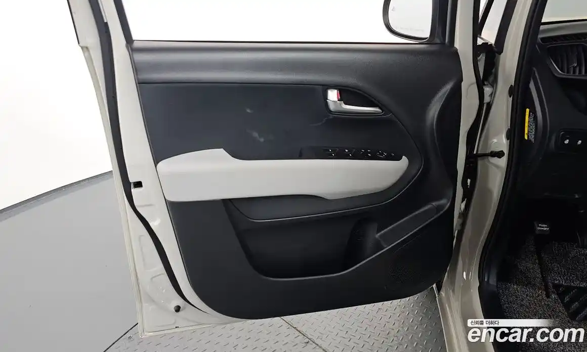Kia Ray 2024 1.0 автомат (гидро), фото 14