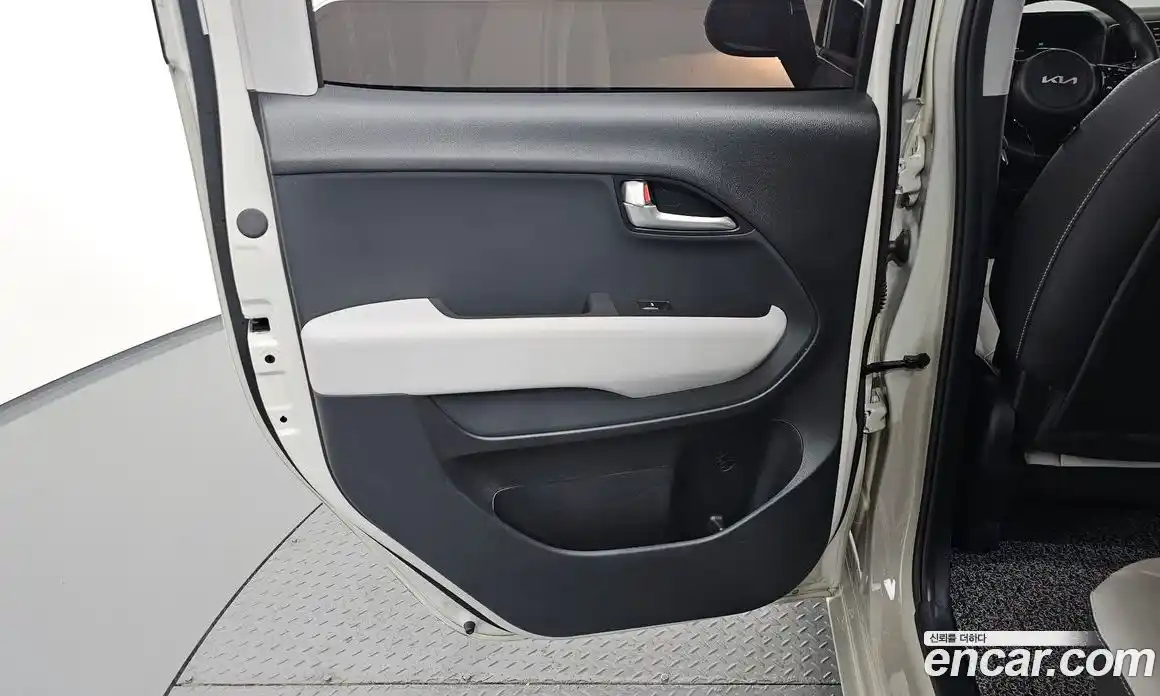 Kia Ray 2024 1.0 автомат (гидро), фото 15