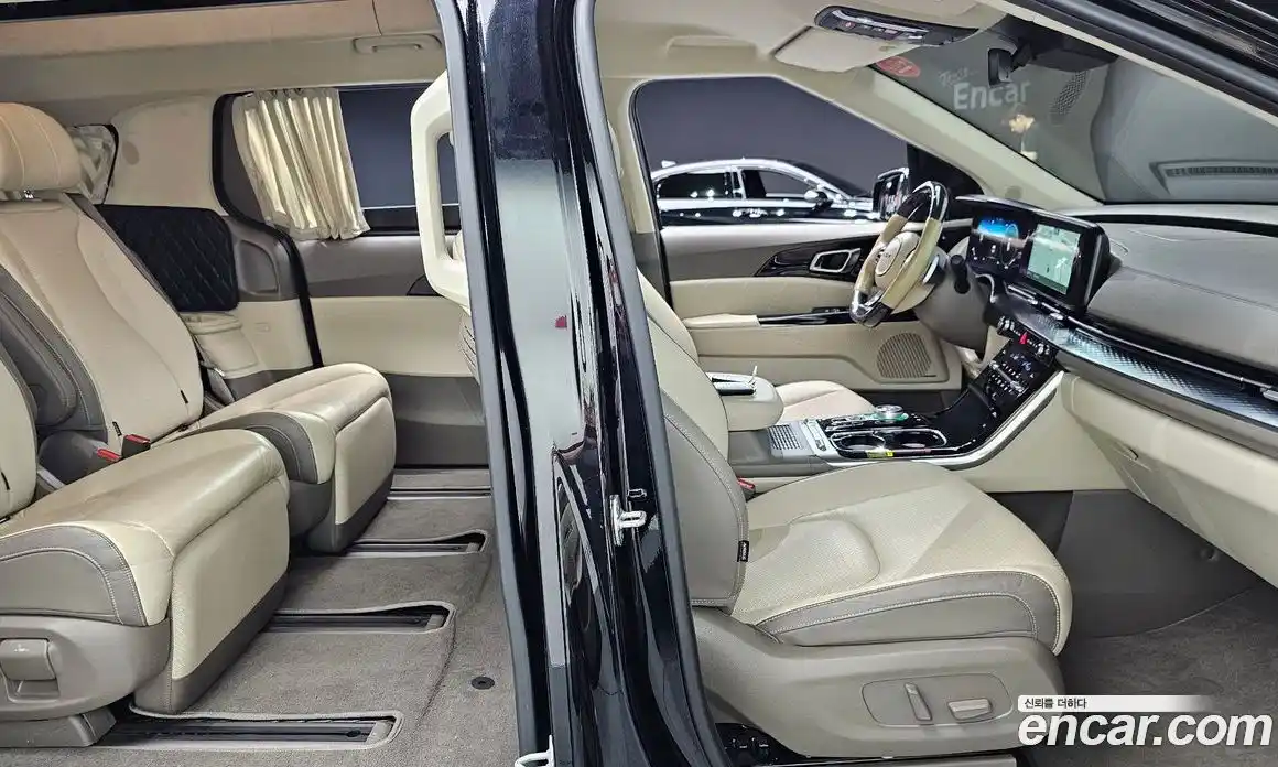 Kia Carnival 2023 3.5 автомат (гидро), фото 12