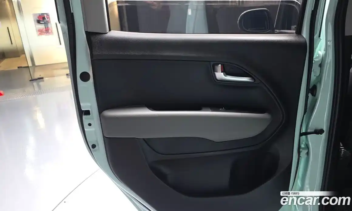 Kia Ray 2022 1.0 автомат (гидро), фото 15