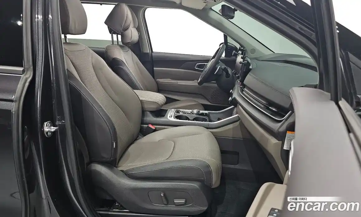 Kia Carnival 2024 1.6 автомат (гидро), фото 12
