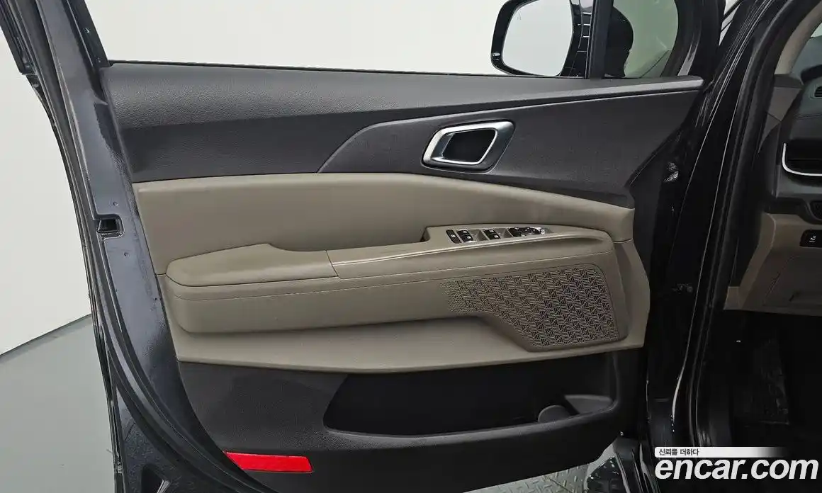Kia Carnival 2024 1.6 автомат (гидро), фото 13