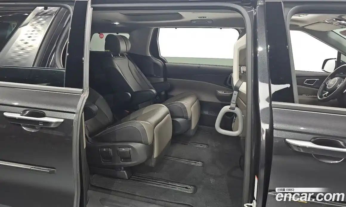 Kia Carnival 2024 1.6 автомат (гидро), фото 15
