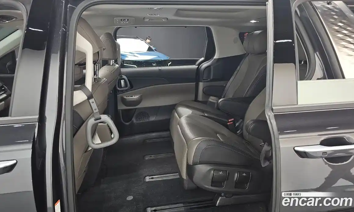 Kia Carnival 2024 1.6 автомат (гидро), фото 17