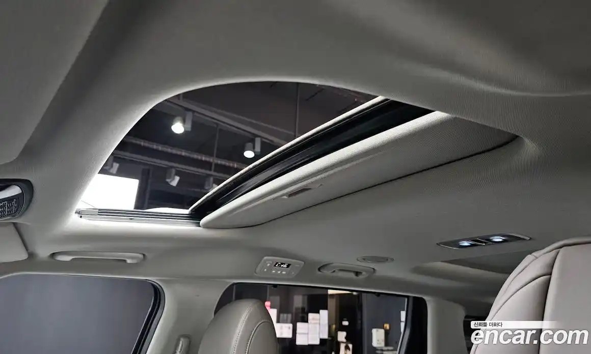 Kia Carnival 2024 1.6 автомат (гидро), фото 24