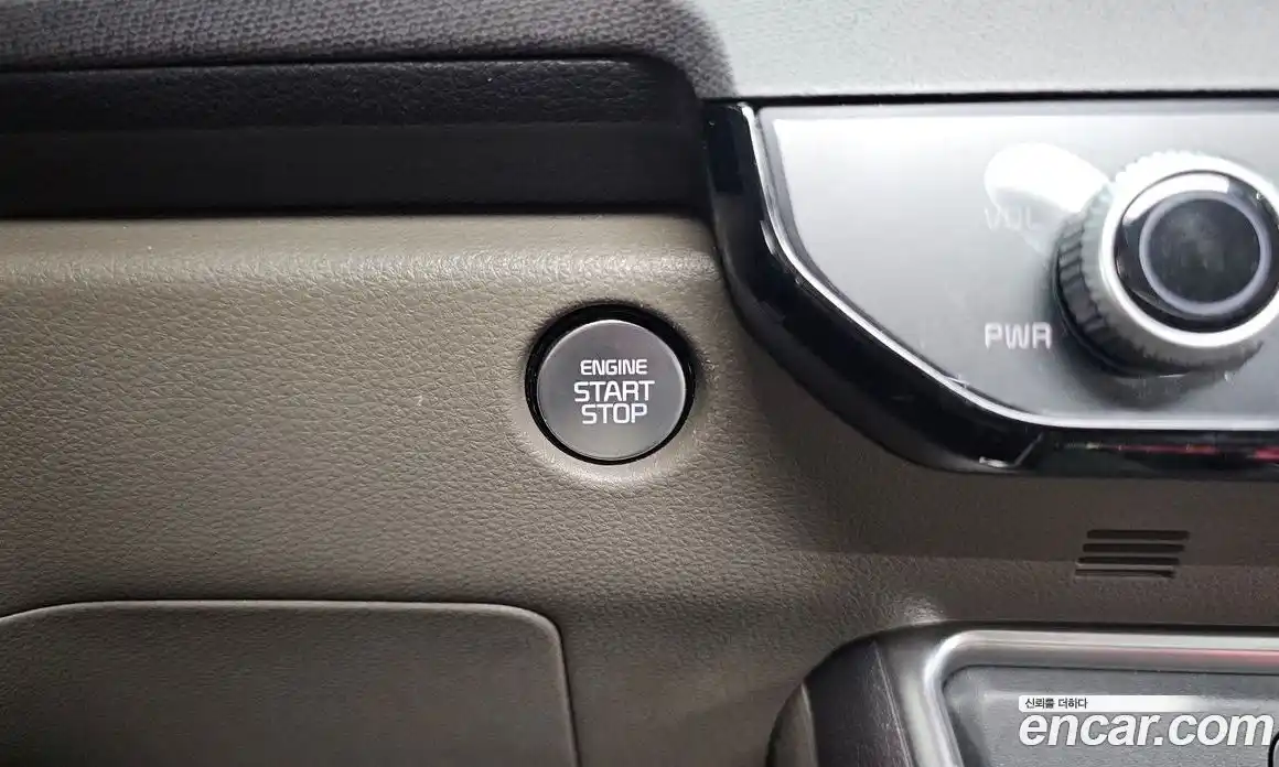 Kia Carnival 2024 1.6 автомат (гидро), фото 28