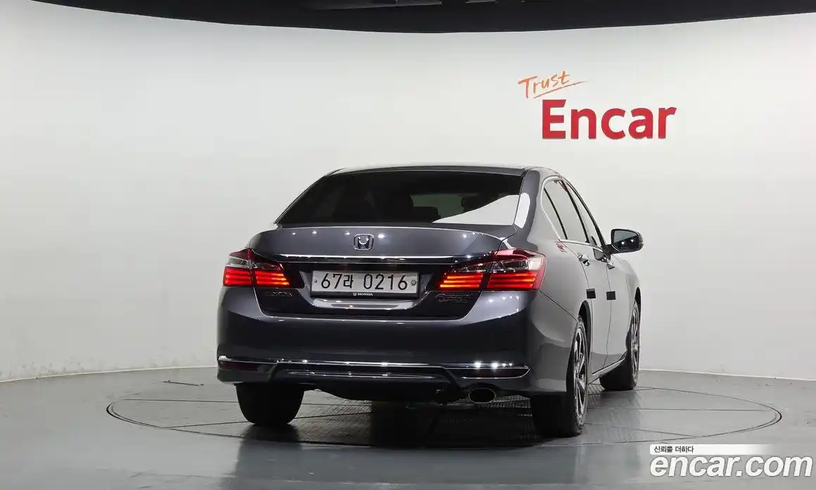 Honda Accord 2016 2.4 автомат (гидро), фото 4