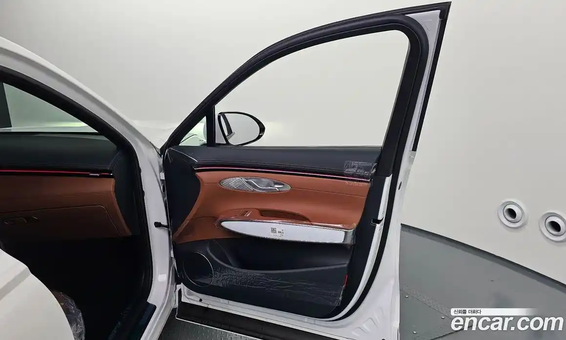 Genesis GV70 2025 2.5 автомат (гидро), фото 14