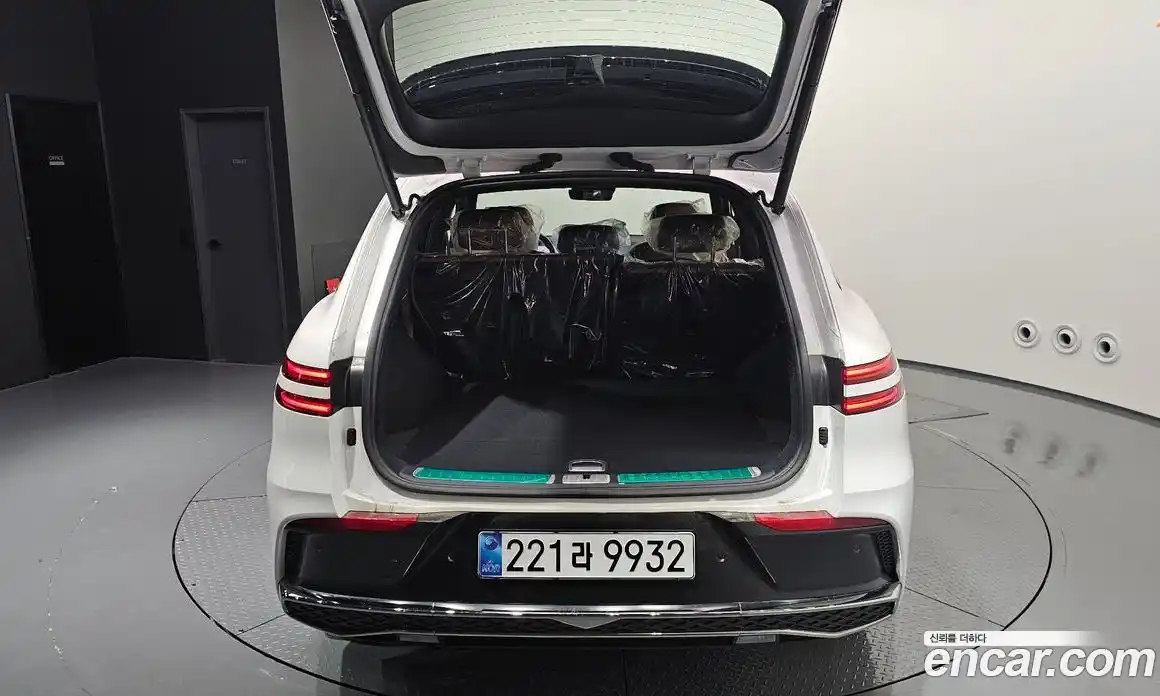 Genesis GV70 2025 2.5 автомат (гидро), фото 21