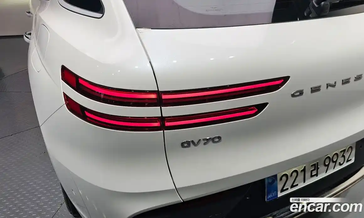 Genesis GV70 2025 2.5 автомат (гидро), фото 9