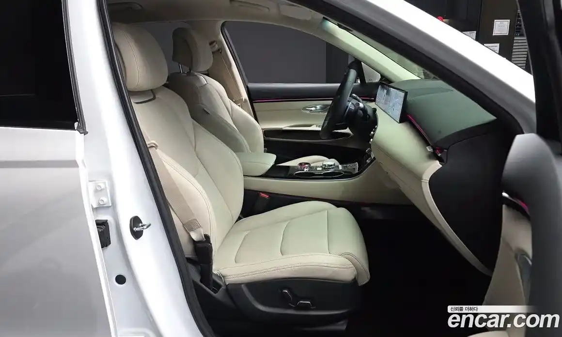Genesis GV70 2024 2.5 автомат (гидро), фото 17
