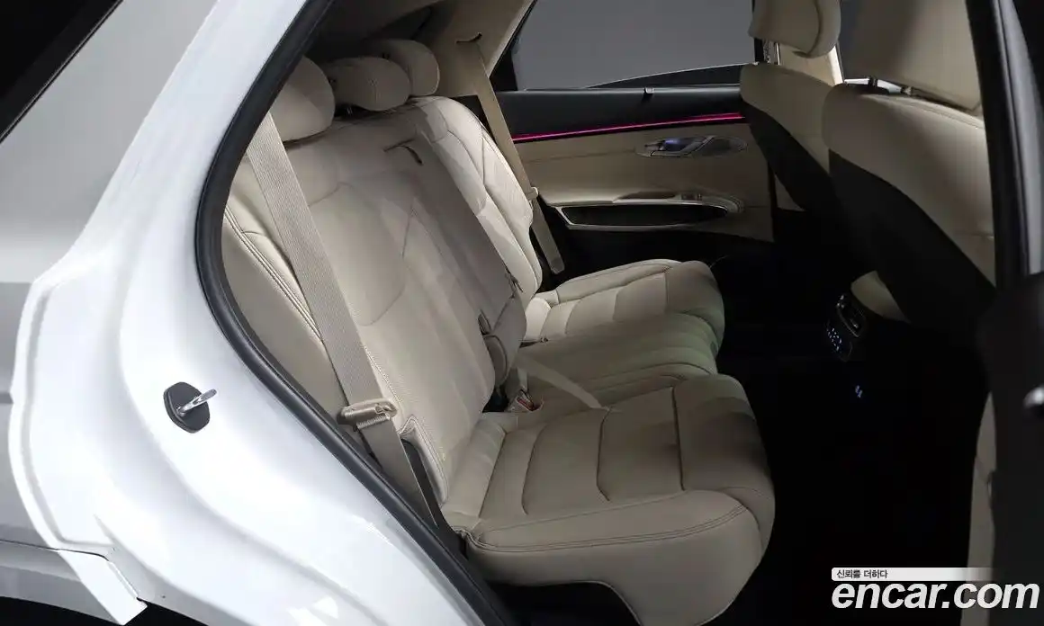 Genesis GV70 2024 2.5 автомат (гидро), фото 18
