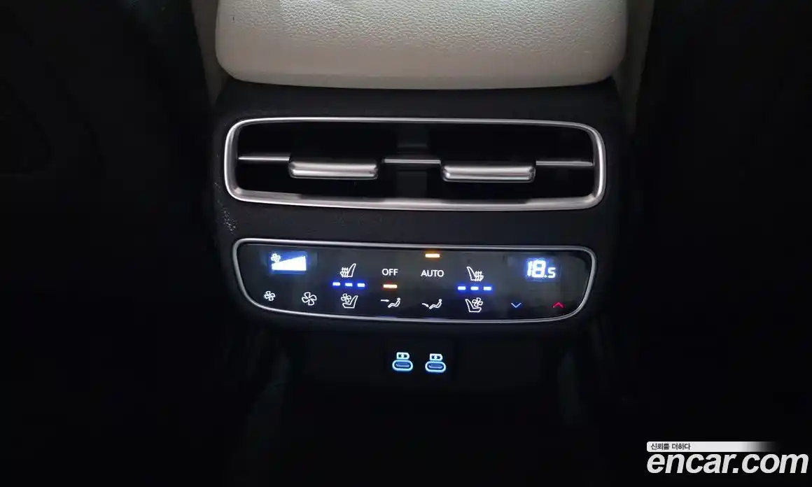 Genesis GV70 2024 2.5 автомат (гидро), фото 27