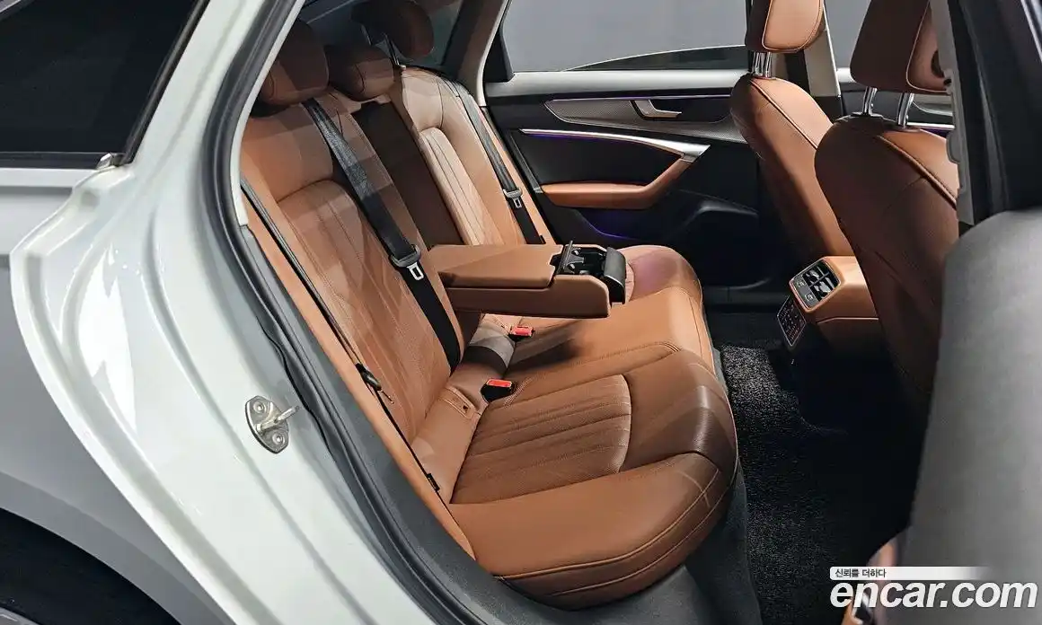 Audi A6 2020 2.0 автомат (гидро), фото 11