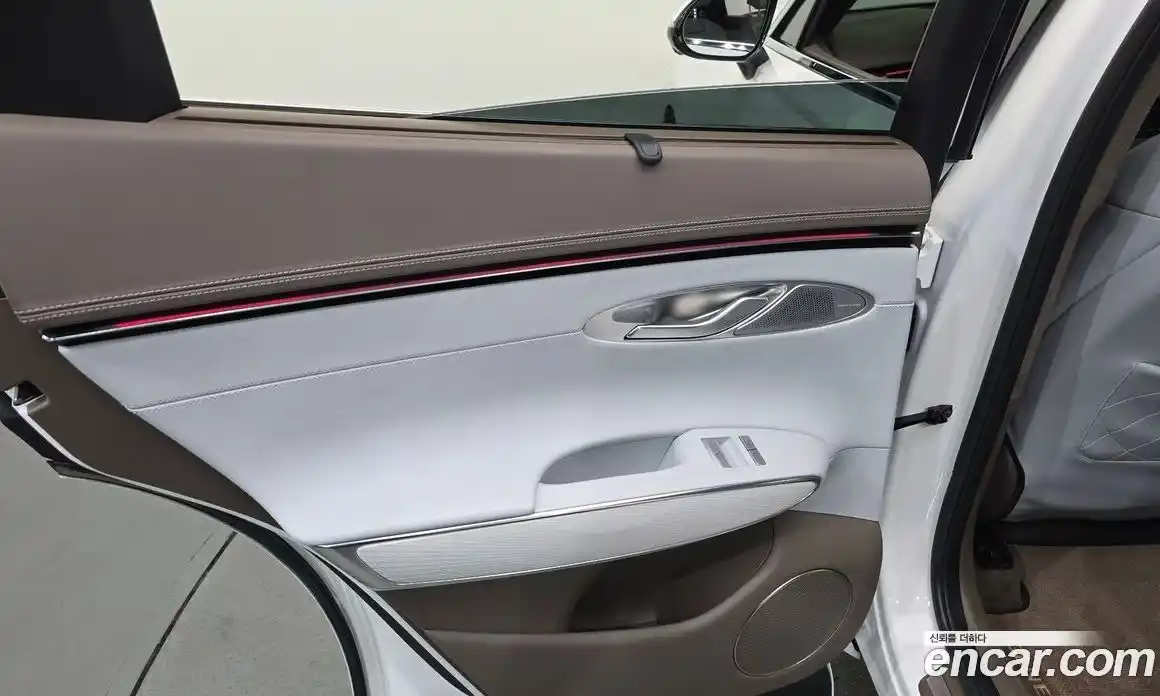 Genesis GV70 2024 2.5 автомат (гидро), фото 15