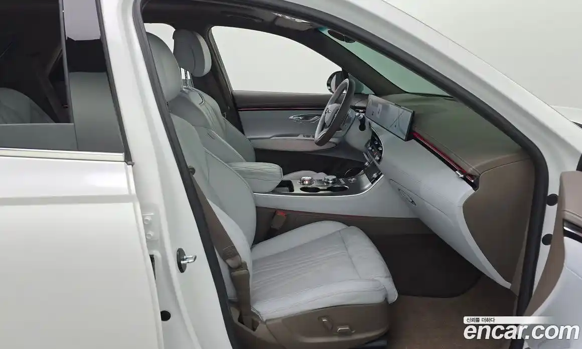 Genesis GV70 2024 2.5 автомат (гидро), фото 16