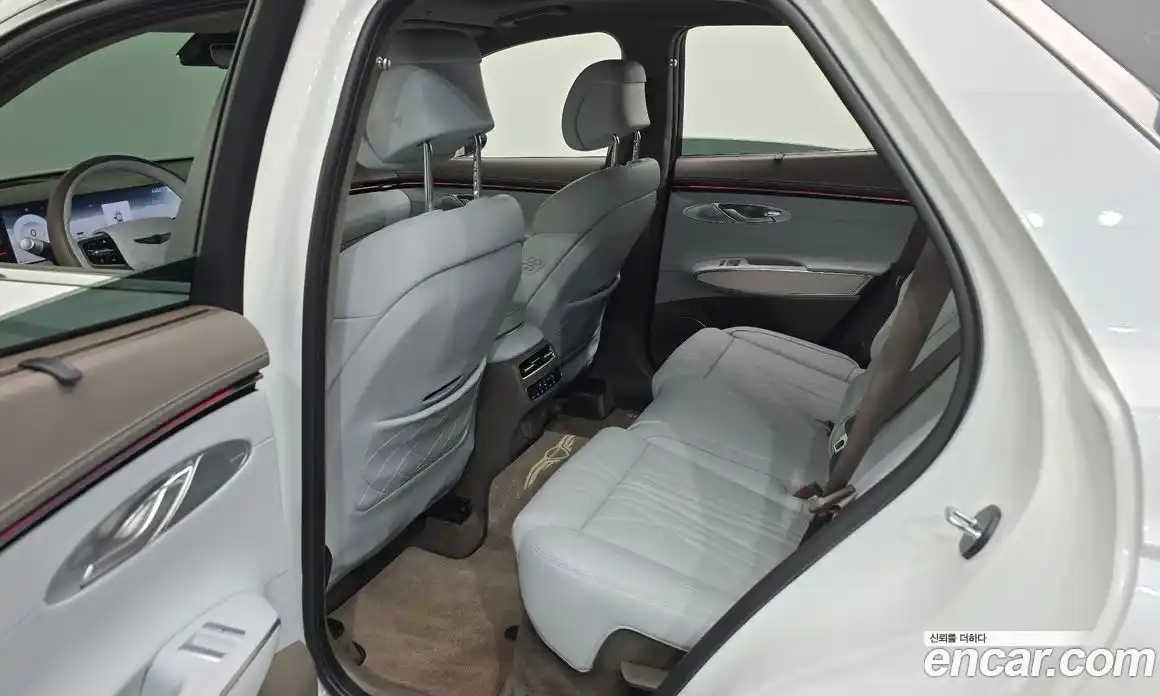 Genesis GV70 2024 2.5 автомат (гидро), фото 28