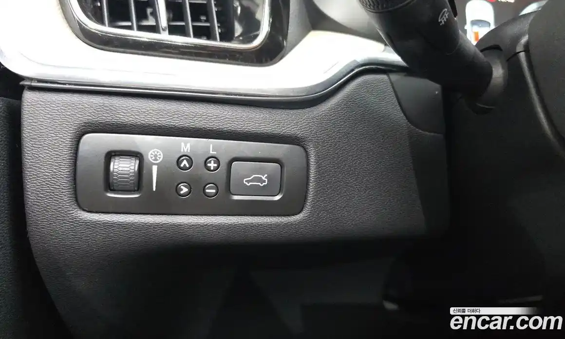 Volvo XC60 2019 2.0 автомат (гидро), фото 24