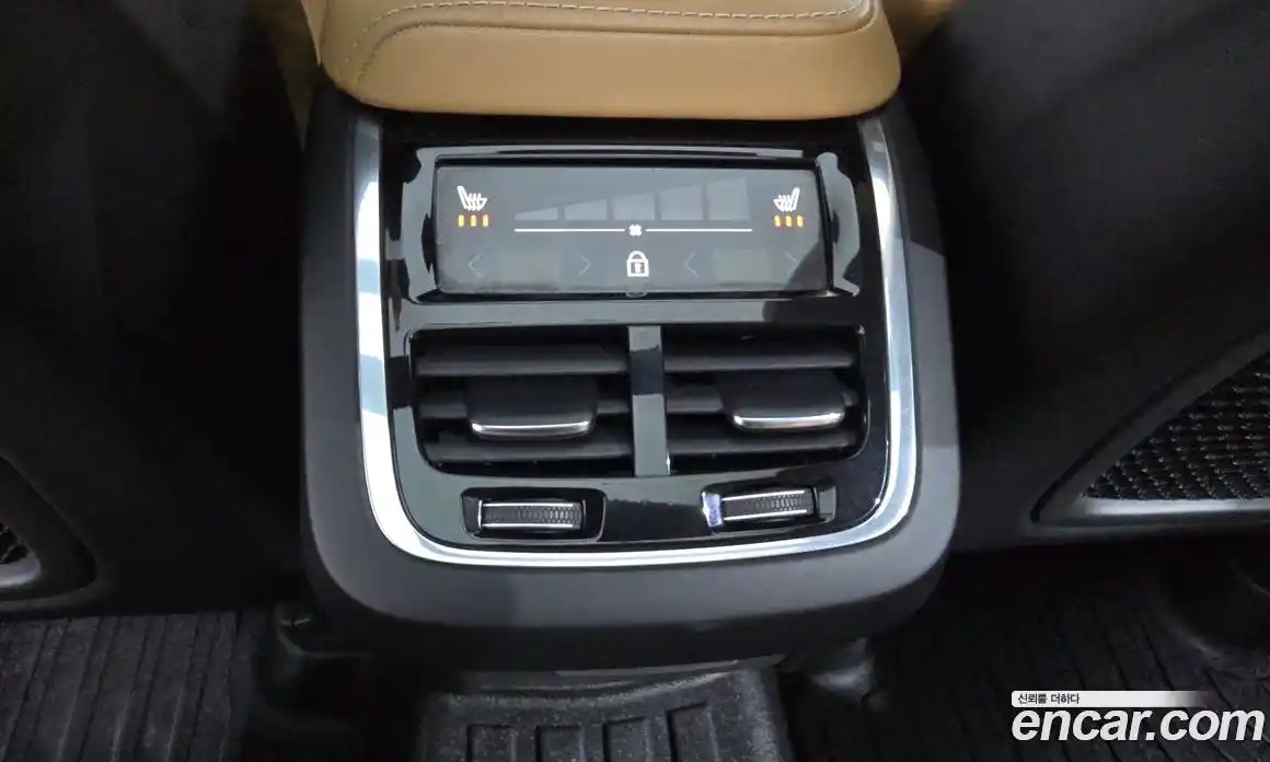 Volvo XC60 2019 2.0 автомат (гидро), фото 25