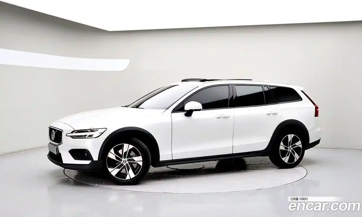 Volvo V60 2021 2.0 автомат (гидро), фото 3