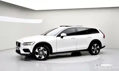 Volvo V60 2021 2.0 автомат (гидро), миниатюра 3