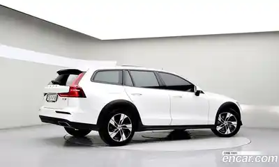 Volvo V60 2021 2.0 автомат (гидро), миниатюра 4