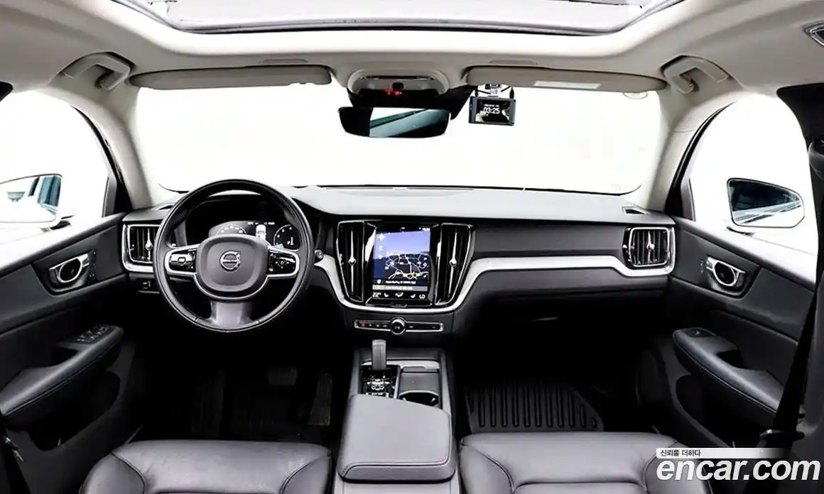 Volvo V60 2021 2.0 автомат (гидро), фото 7