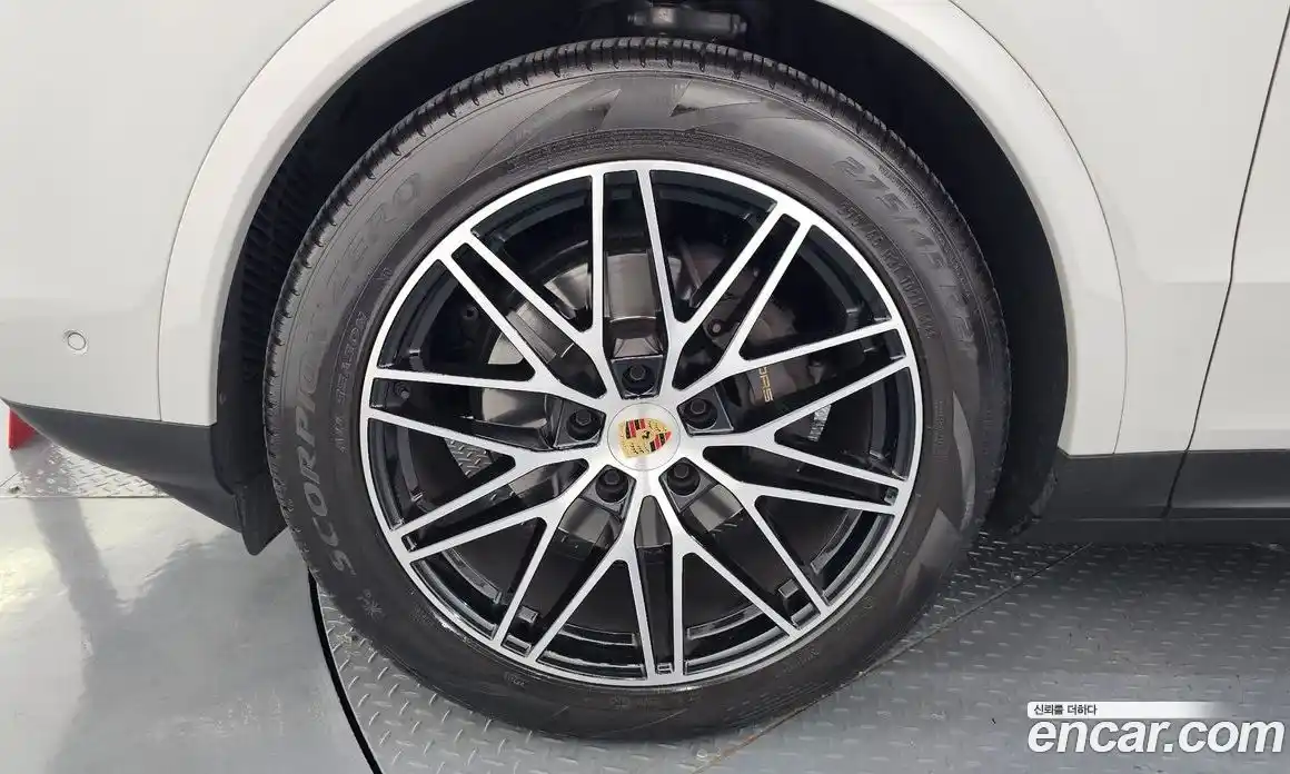 Porsche Cayenne 2024 3.0 автомат (гидро), фото 5