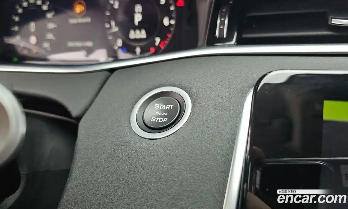 Land Rover Range Rover Evoque 2019 2.0 автомат (гидро), фото 27