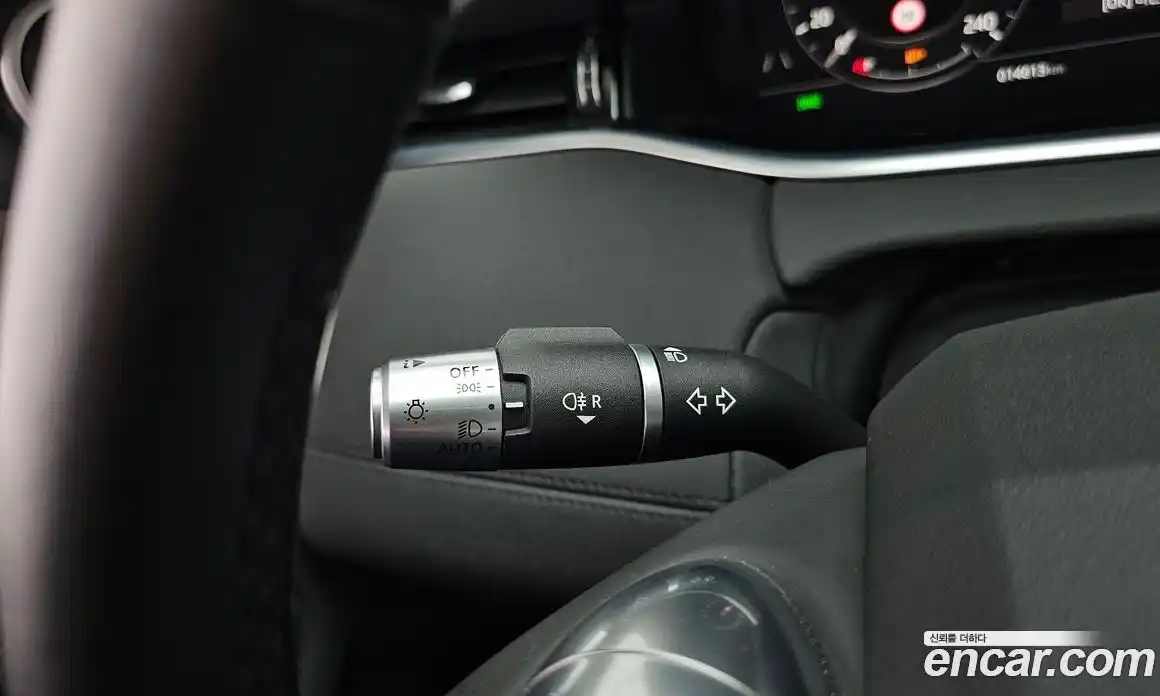 Land Rover Range Rover Evoque 2019 2.0 автомат (гидро), фото 28