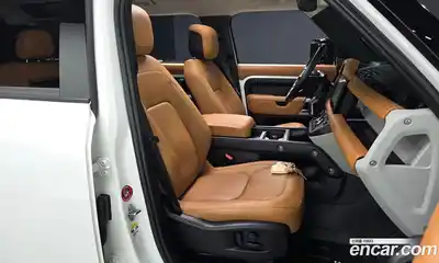 Land Rover Defender 2023 3.0 автомат (гидро), миниатюра 11
