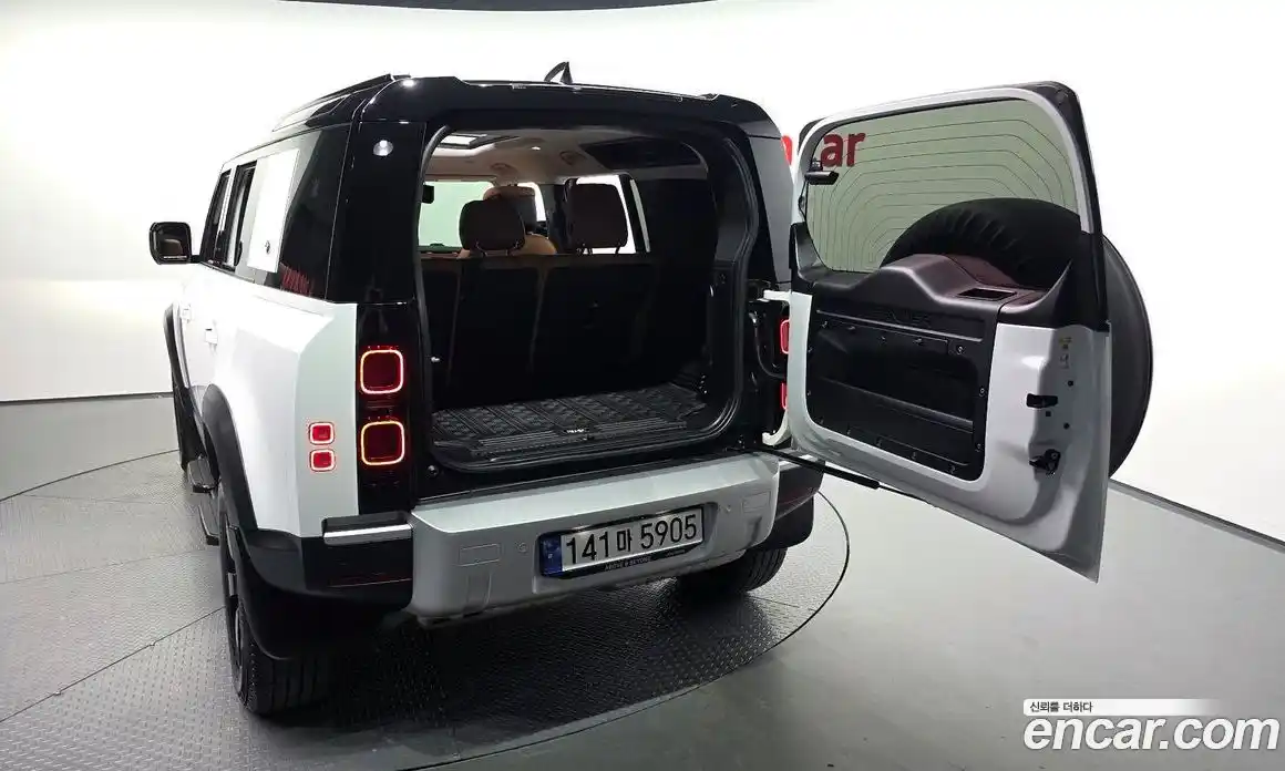 Land Rover Defender 2023 3.0 автомат (гидро), фото 20