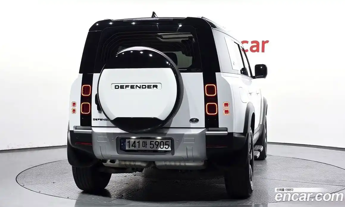 Land Rover Defender 2023 3.0 автомат (гидро), фото 4