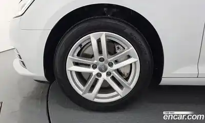 Audi A4 2016 2.0 автомат (гидро), миниатюра 5