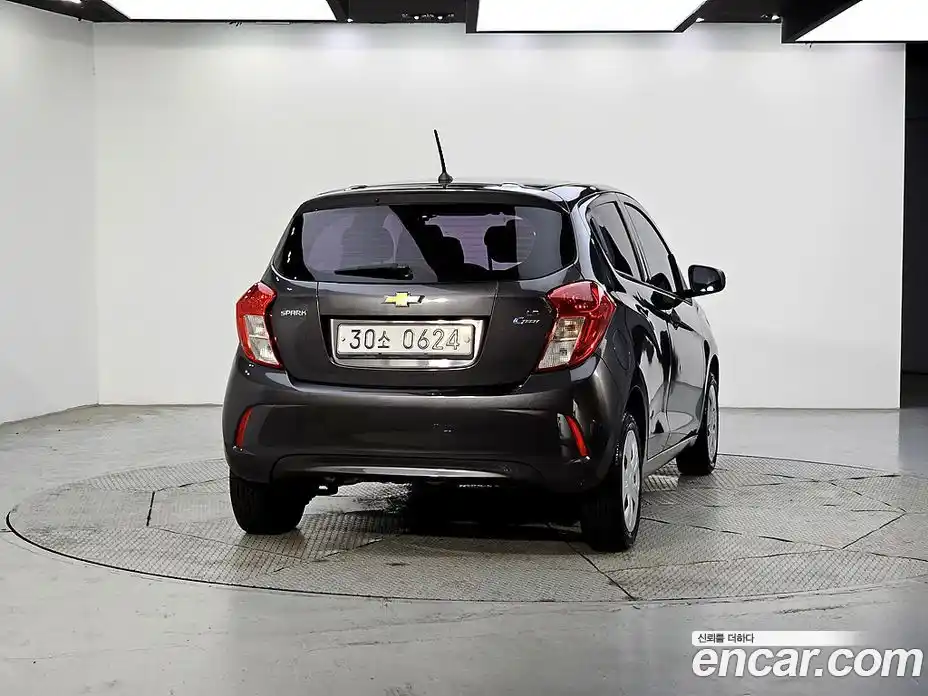 Chevrolet Spark 2016 1.0 автомат (гидро), фото 3
