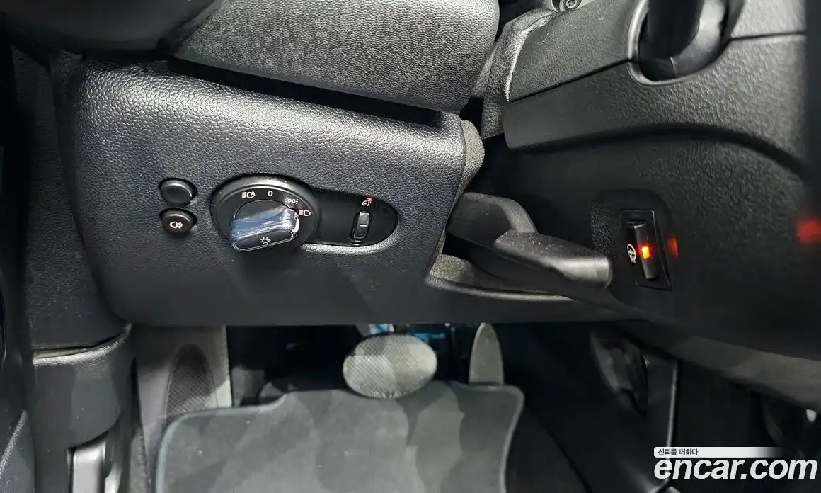 Mini Cooper Convertible 2024 1.5 автомат (гидро), фото 24