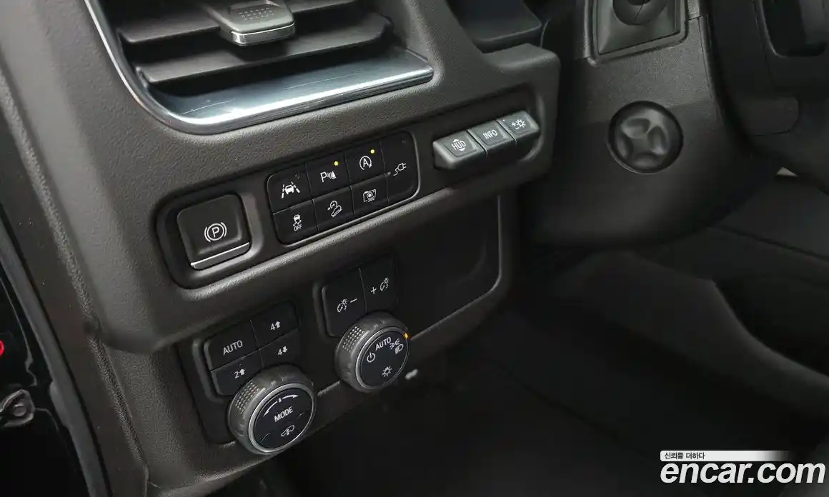 Chevrolet Tahoe 2022 6.2 автомат (гидро), фото 30