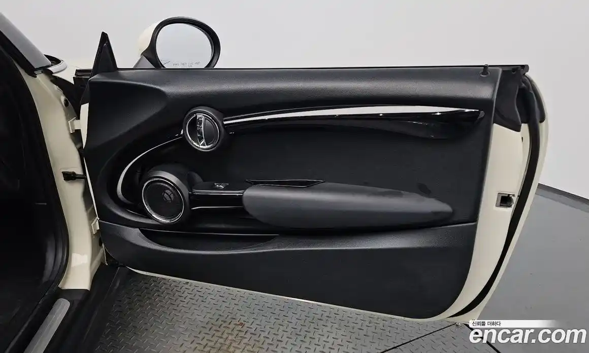 Mini Cooper Convertible 2019 1.5 автомат (гидро), фото 14