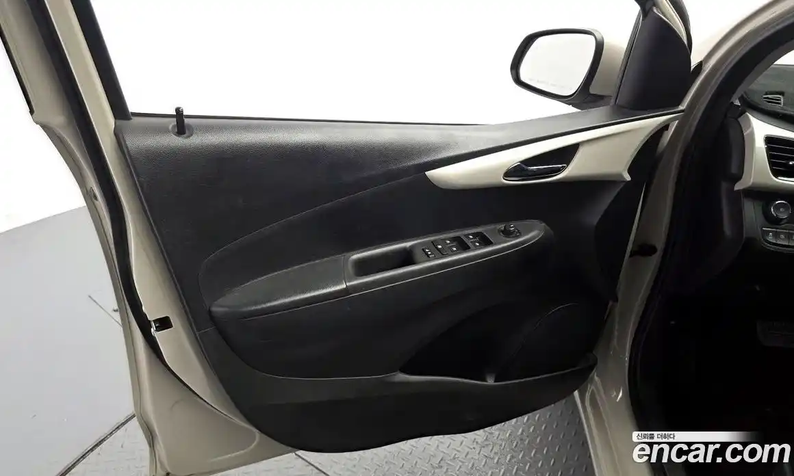 Chevrolet Spark 2016 1.0 автомат (гидро), фото 14