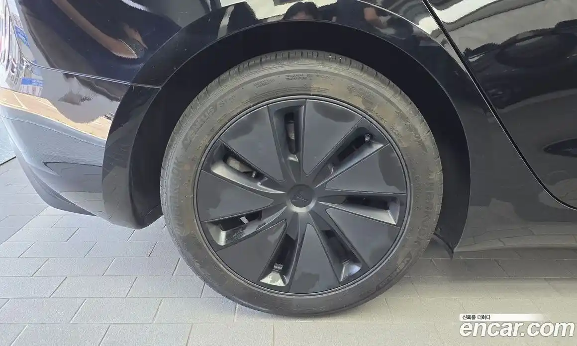 Tesla Model 3 2024 0.2 автомат (гидро), фото 5 Tesla Model 3 2024 0.2 автомат (гидро), фото 5