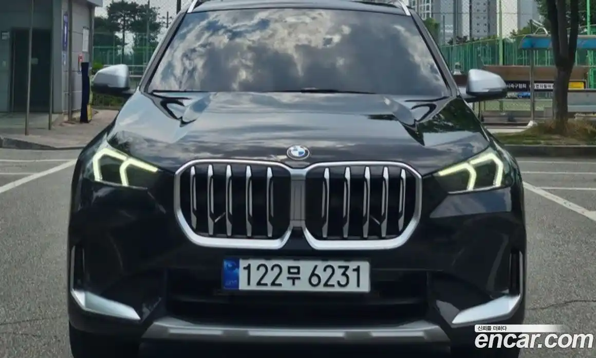 BMW X1 2023 2.0 автомат (гидро), фото 3