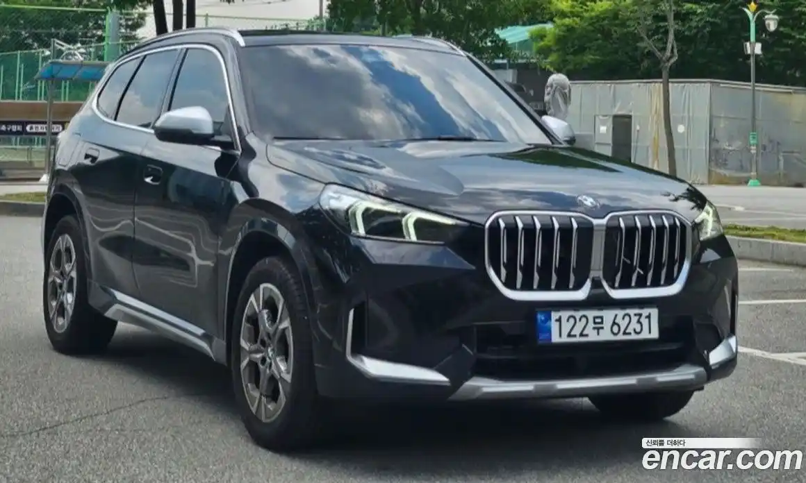 BMW X1 2023 2.0 автомат (гидро), фото 6