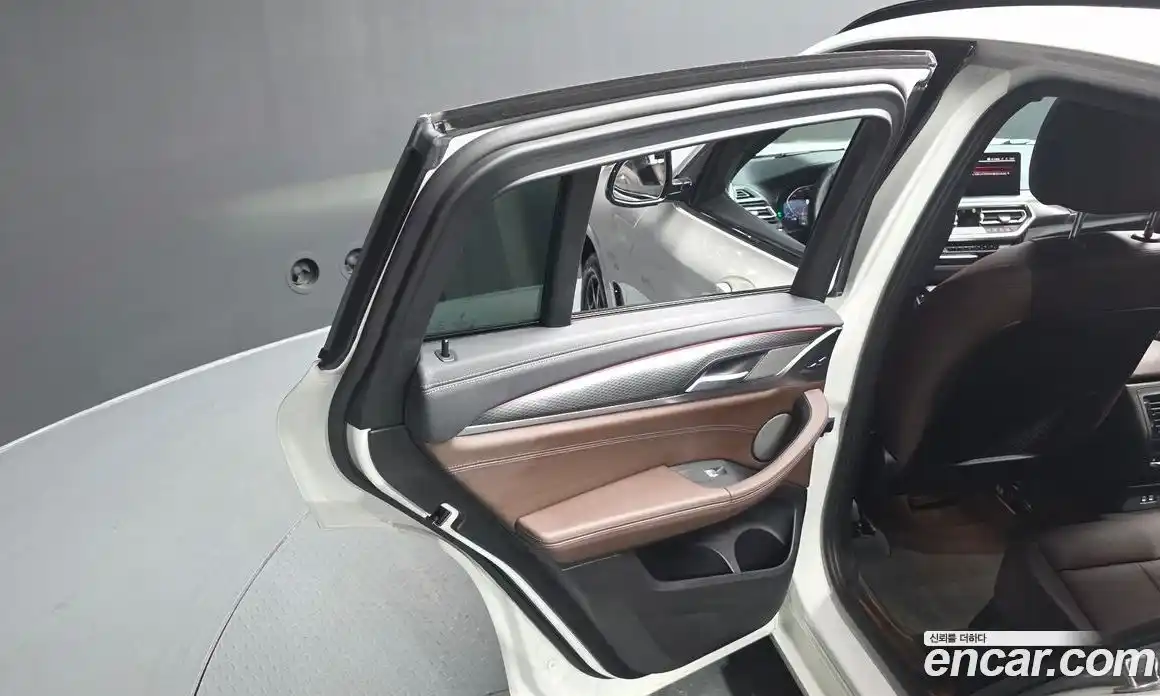 BMW X4 2022 2.0 автомат (гидро), фото 15