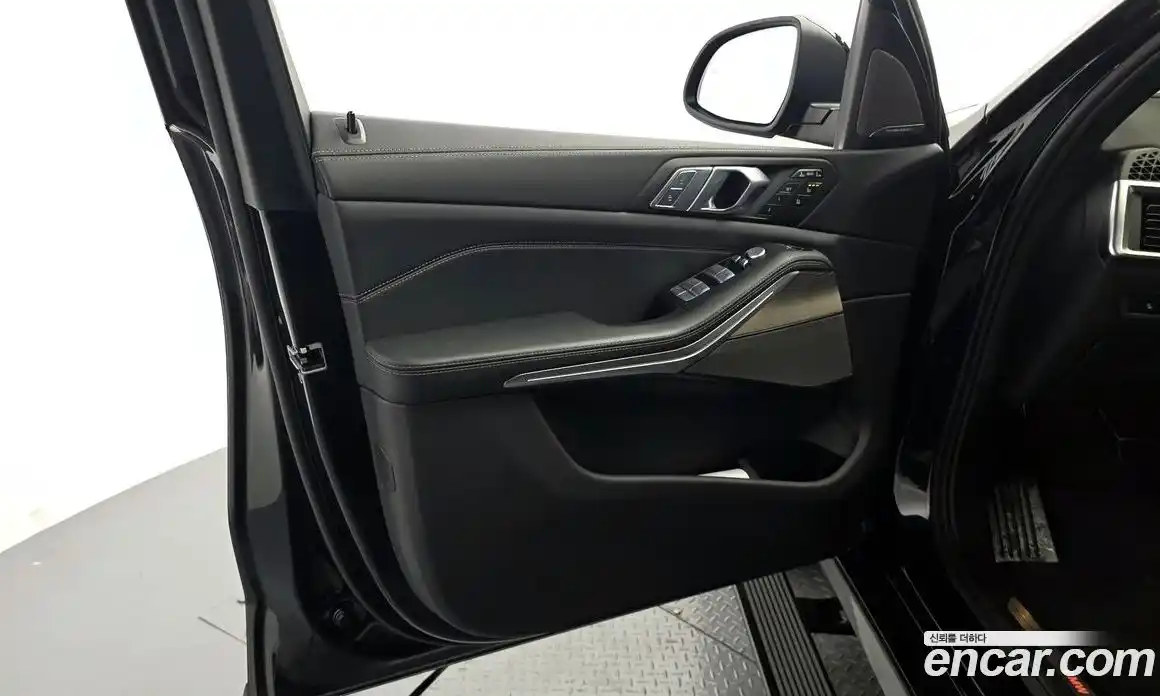 BMW X7 2025 3.0 автомат (гидро), фото 14