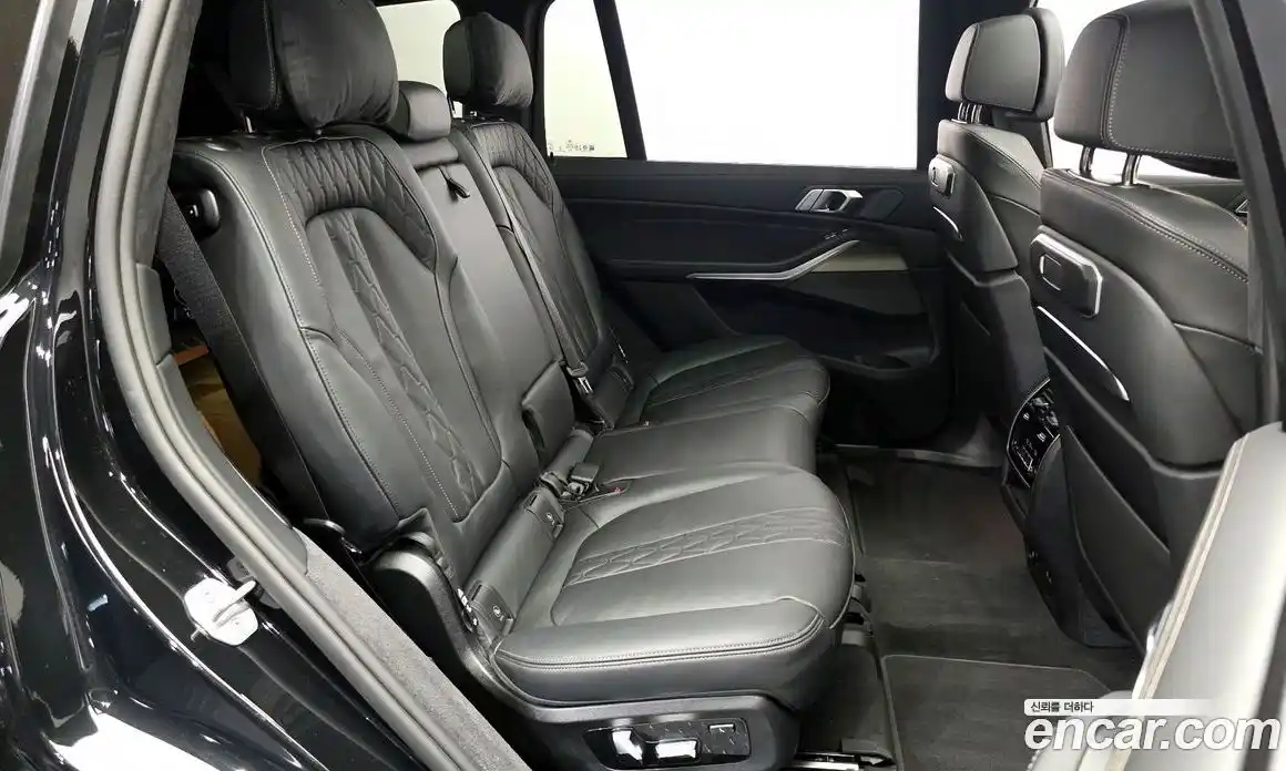 BMW X7 2025 3.0 автомат (гидро), фото 17