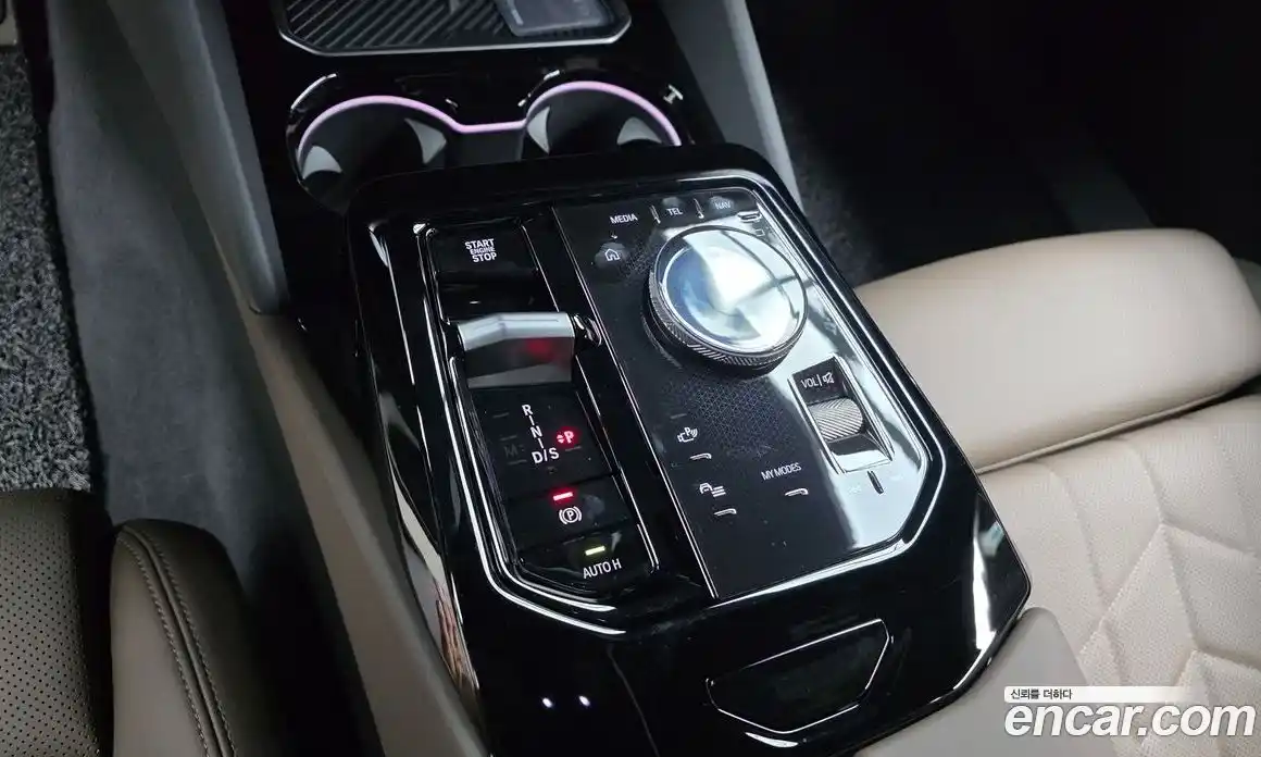 BMW 5 серия 2025 2.0 автомат (гидро), фото 12